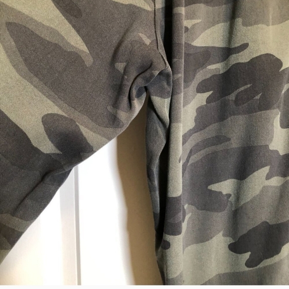 Splendid Super Soft Camouflage Joggers Size XS EUC - Picture 10 of 13